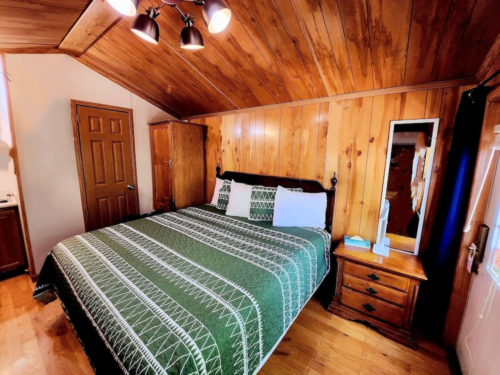 La Siesta Motel & RV Resort - photo 12