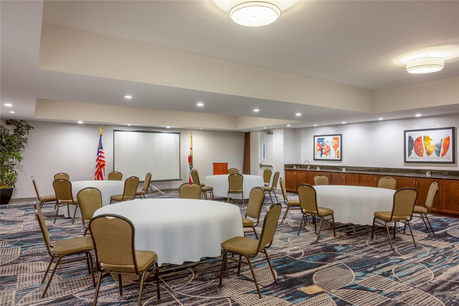La Quinta Inn & Suites by Wyndham Paso Robles - photo 48
