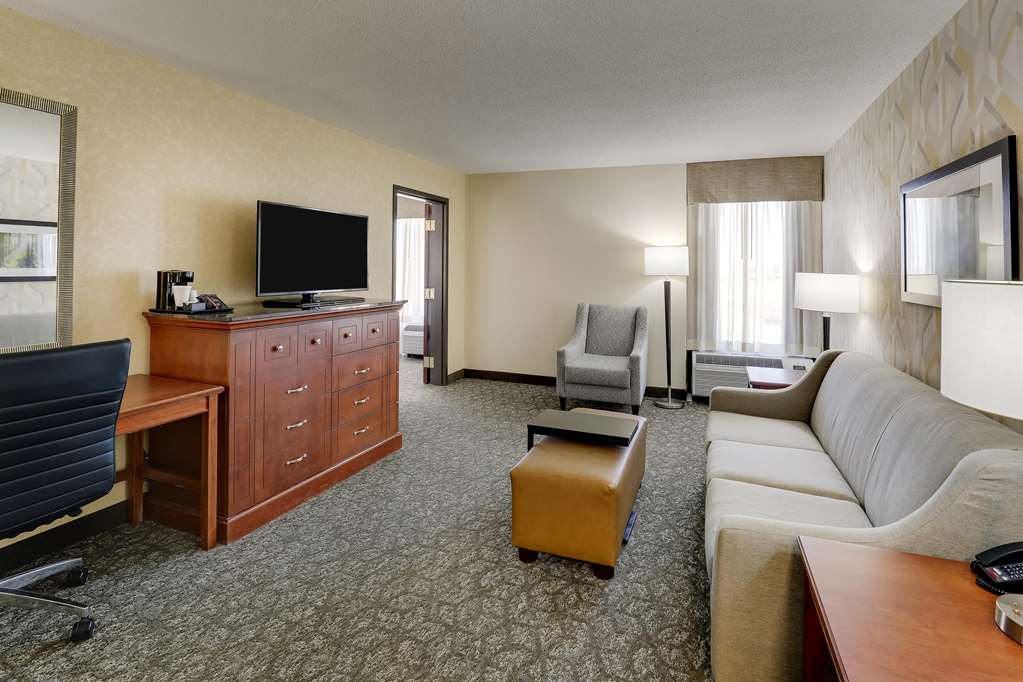 Drury Inn & Suites Marion - photo 28