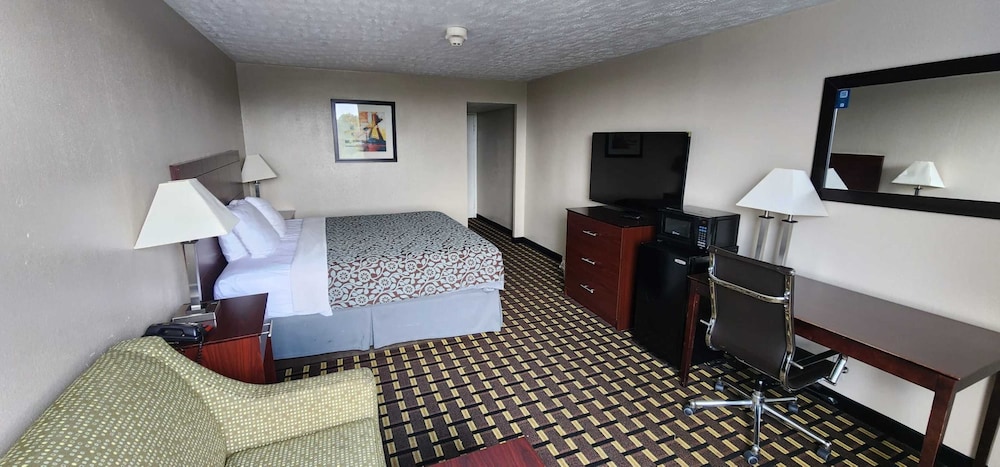 Days Inn by Wyndham Fort Wright Cincinnati Area - photo 21