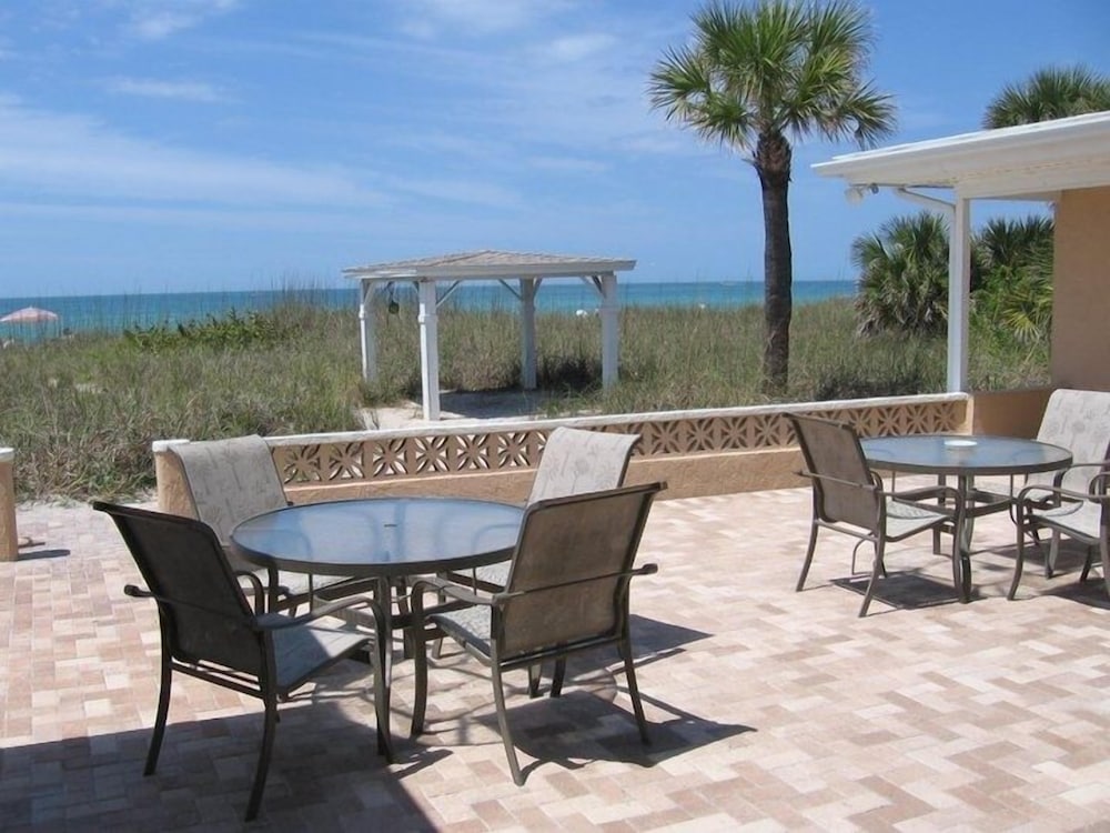 A Beach Retreat - photo 195