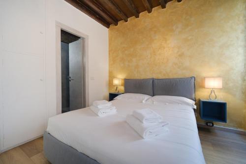 Trident Suite by BuddyRent — 4-Star Luxury Hotel in Rome, Italy