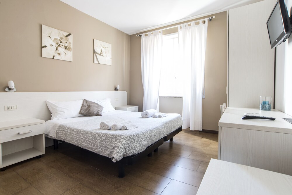 Anna Guest House — 4-Star Luxury Hotel in Rome, Italy