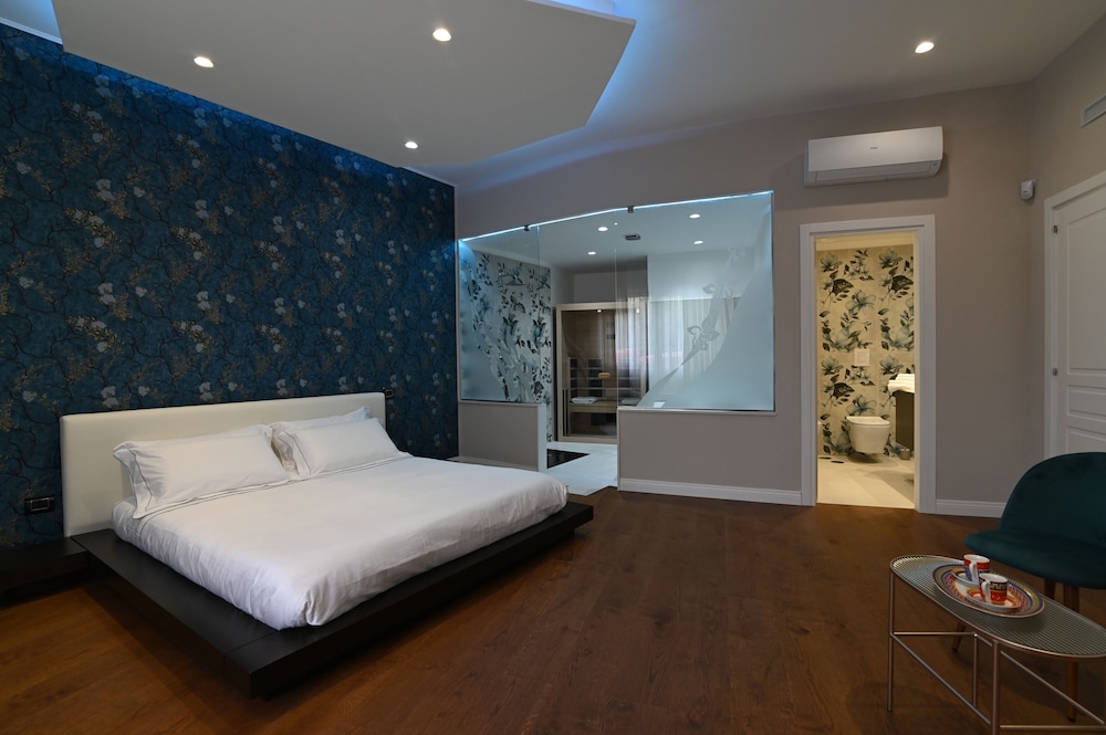 Slopes Suites and Spa — 4-Star Luxury Hotel in Boscotrecase, Italy