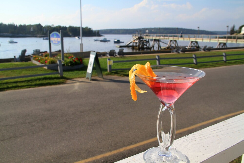 Bluebird Ocean Point Inn - photo 58
