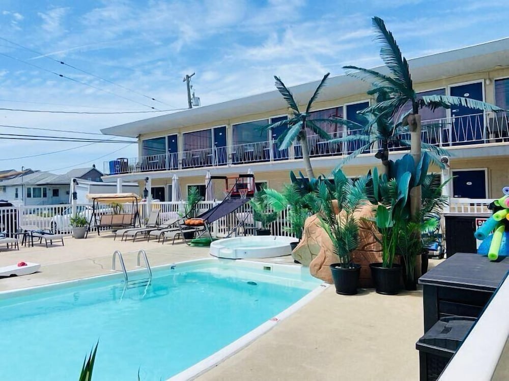 Sandbox Motel - photo 32