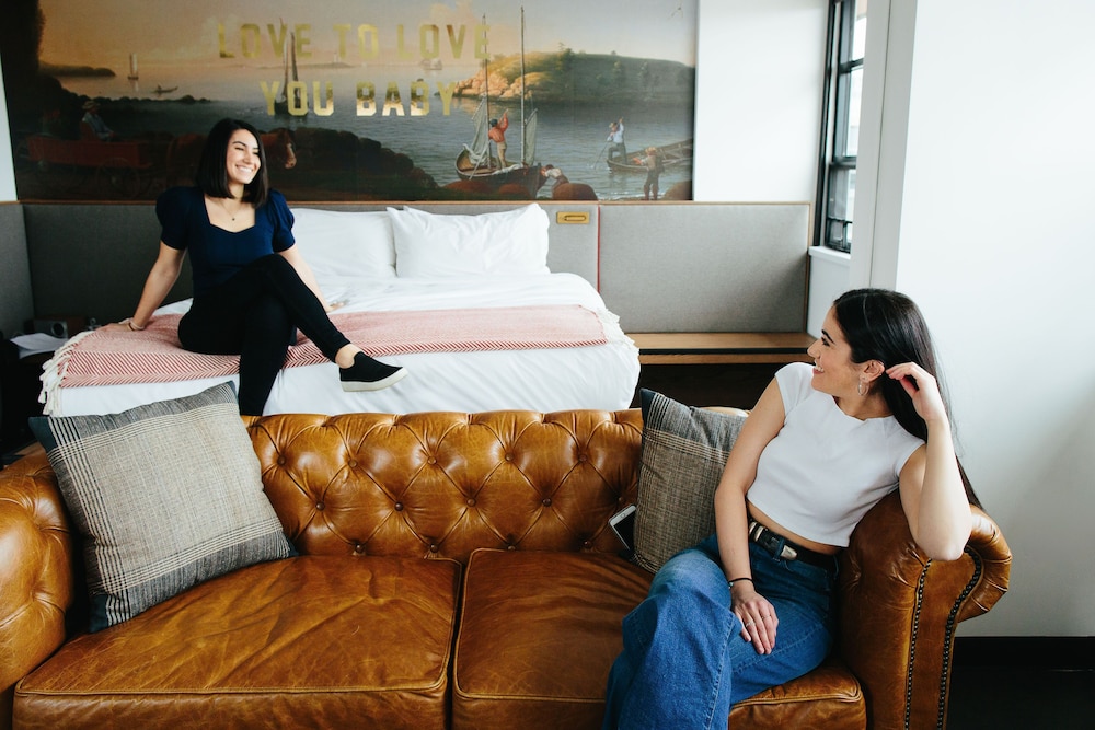The Revolution Hotel - photo 44