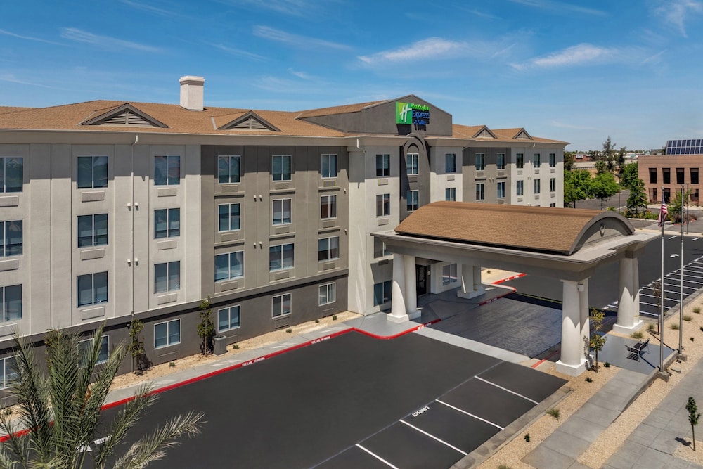 Holiday Inn Express Hotel & Suites River Park by IHG in Fresno, United States