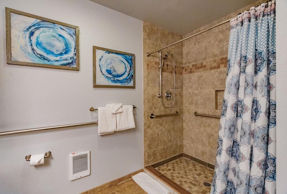 Embarcadero Resort Hotel & Marina - photo 66