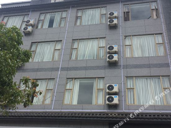 Ronghua Hotel — hotel in Yunhe