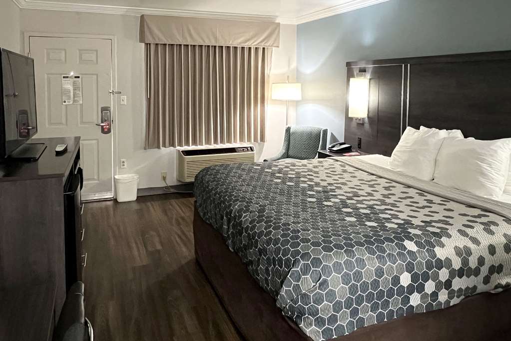 Econo Lodge Byron Warner Robins - photo 13