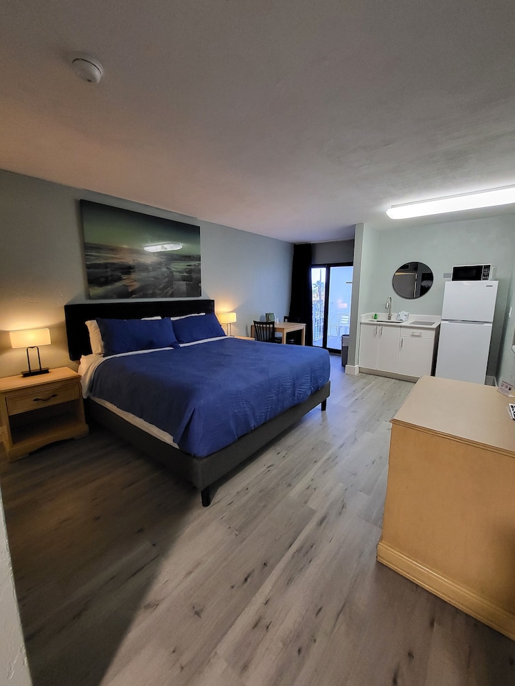 Beachside Hotel - photo 41