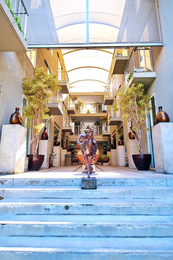 KoenoKoeni Boutique Hotel — Bandung — photo 2