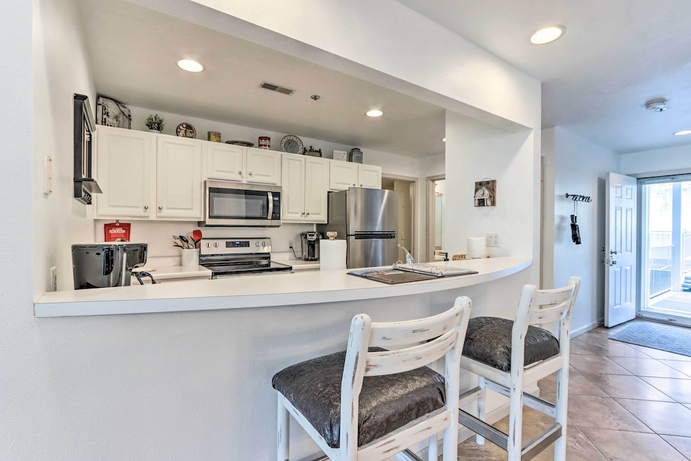 Parkview Bay Condo: Resort Pools & Lake View - photo 12