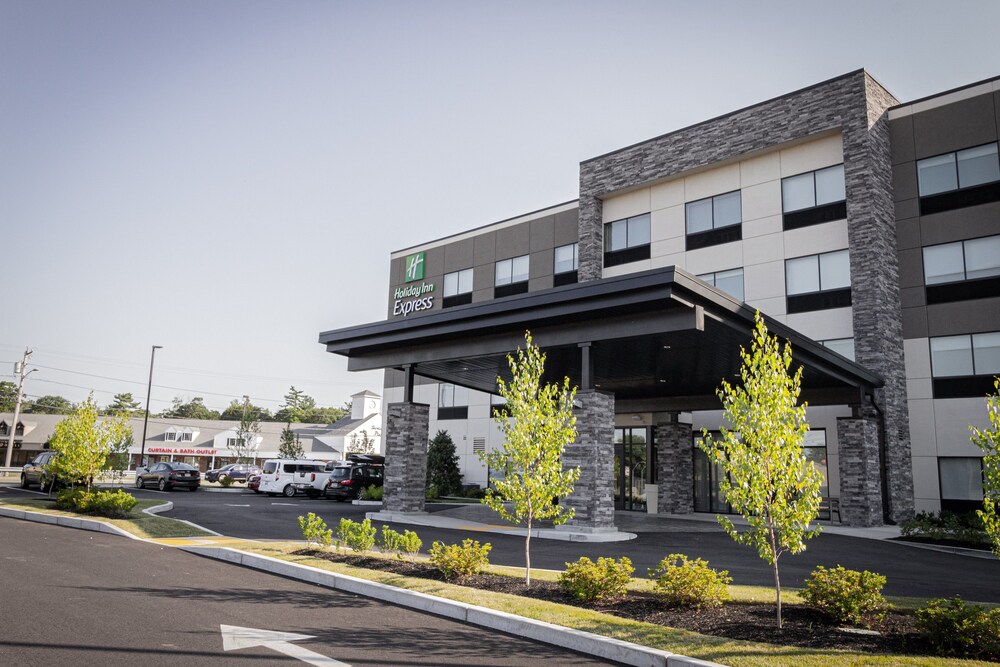 Holiday Inn Express & Suites Boston South Randolph by IHG - photo 67