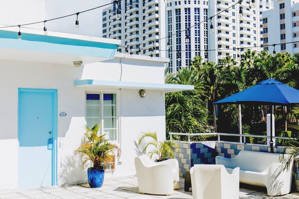 Aqua Hotel & Suites - photo 3