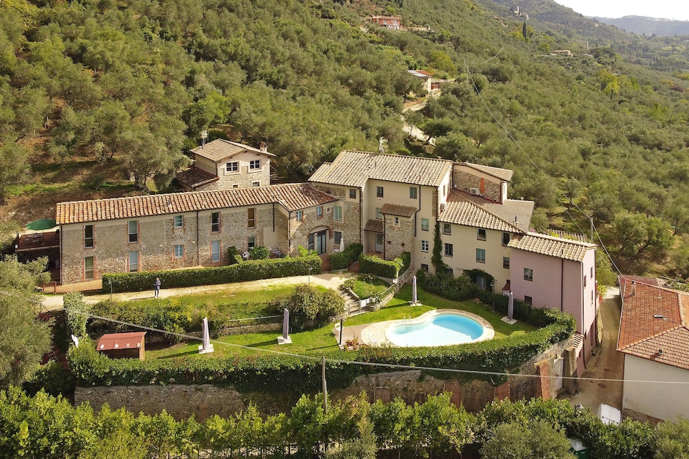 Tiglio Grillo — 4-Star Luxury Hotel in Camaiore, Italy