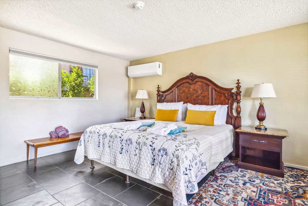 Lido Palms Resort and Spa - photo 4