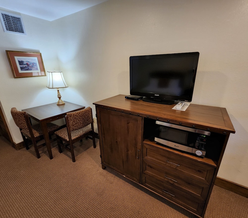 The Inn at Shady Lawn - photo 7