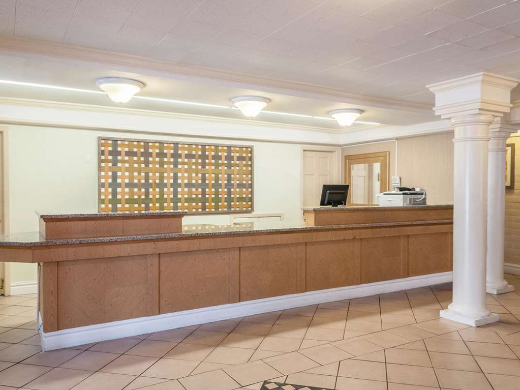 La Quinta Inn by Wyndham New Orleans West Bank Gretna - photo 2
