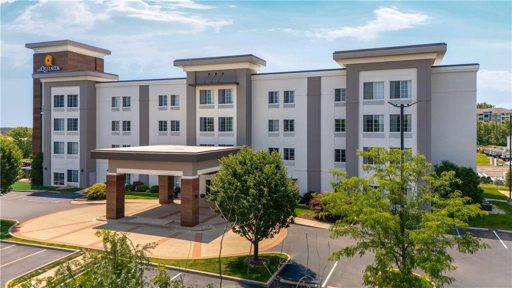 La Quinta Inn & Suites by Wyndham Columbus Edinburgh in Columbus, United States