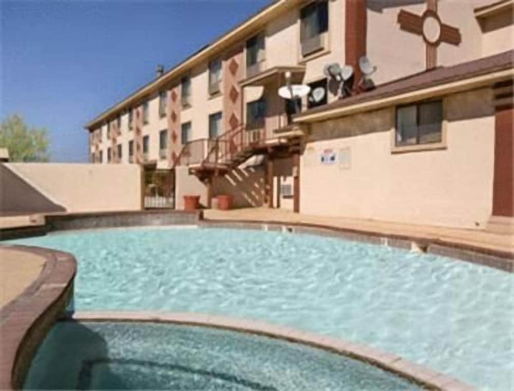 Super 8 by Wyndham Carlsbad - photo 40