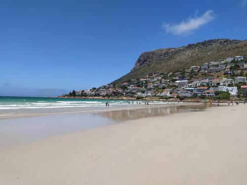 Tranquility by the Sea: beachside family fun