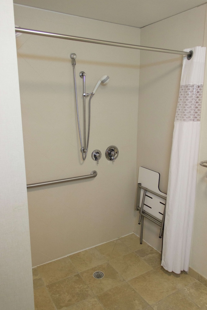 Hampton Inn & Suites Davenport - photo 26