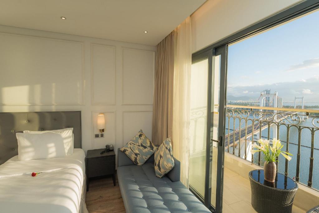Dana Pearl Bay — 4-Star Luxury Hotel in Da Nang, Vietnam