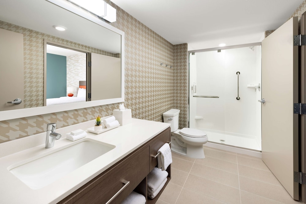 Home2 Suites by Hilton North Scottsdale near Mayo Clinic - photo 35