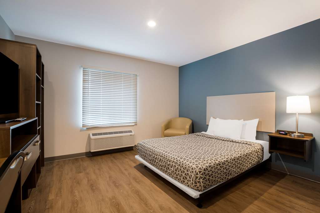 WoodSpring Suites Moreno Valley - photo 22