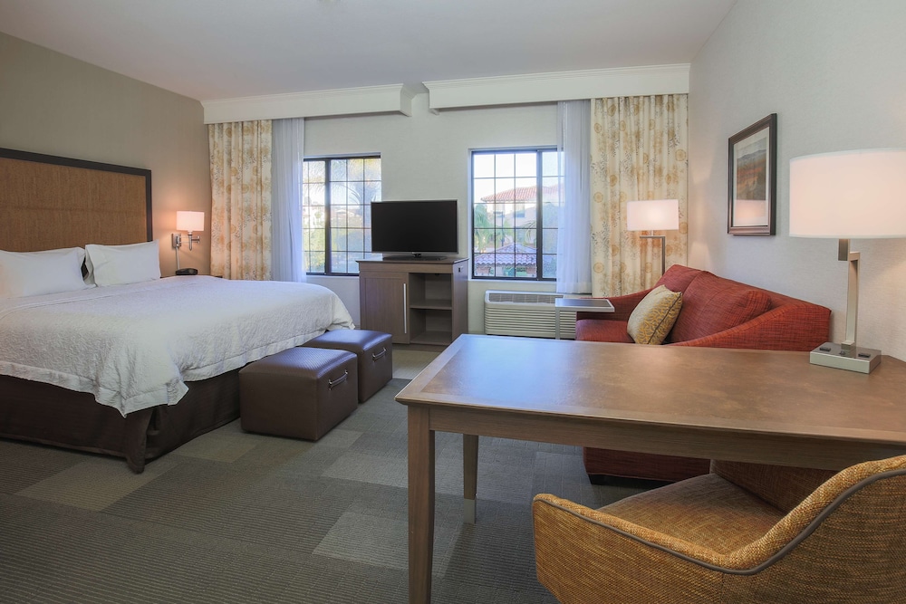 Hampton Inn And Suites Camarillo - photo 26