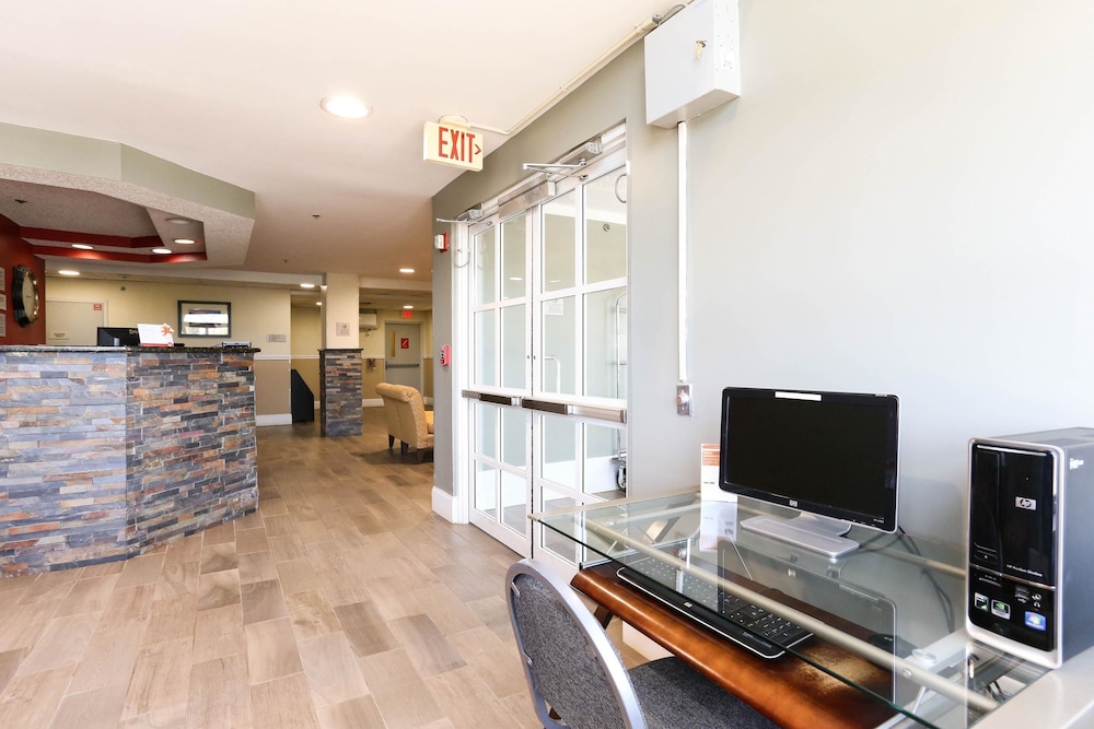 Greenville Pelham Inn by IHG - photo 35