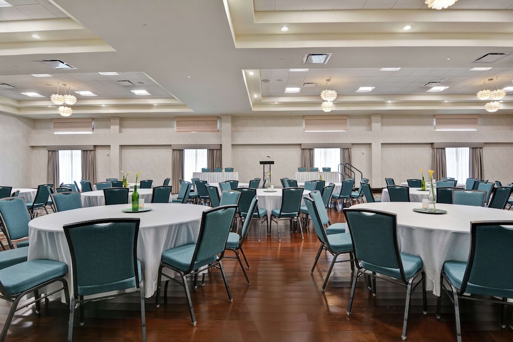 Hilton Garden Inn Fayettevile - photo 39