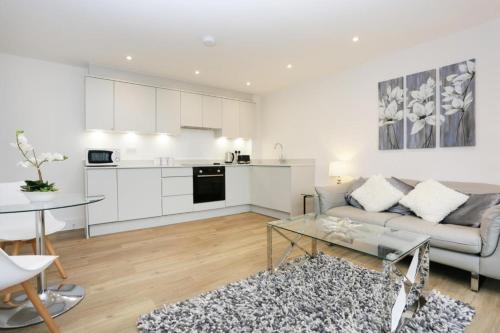 Statum By Bournecoast A Modern Flat With A Balcony Near The Town Centre Fm6275 — 4-Star Luxury Hotel in Bournemouth, United Kingdom
