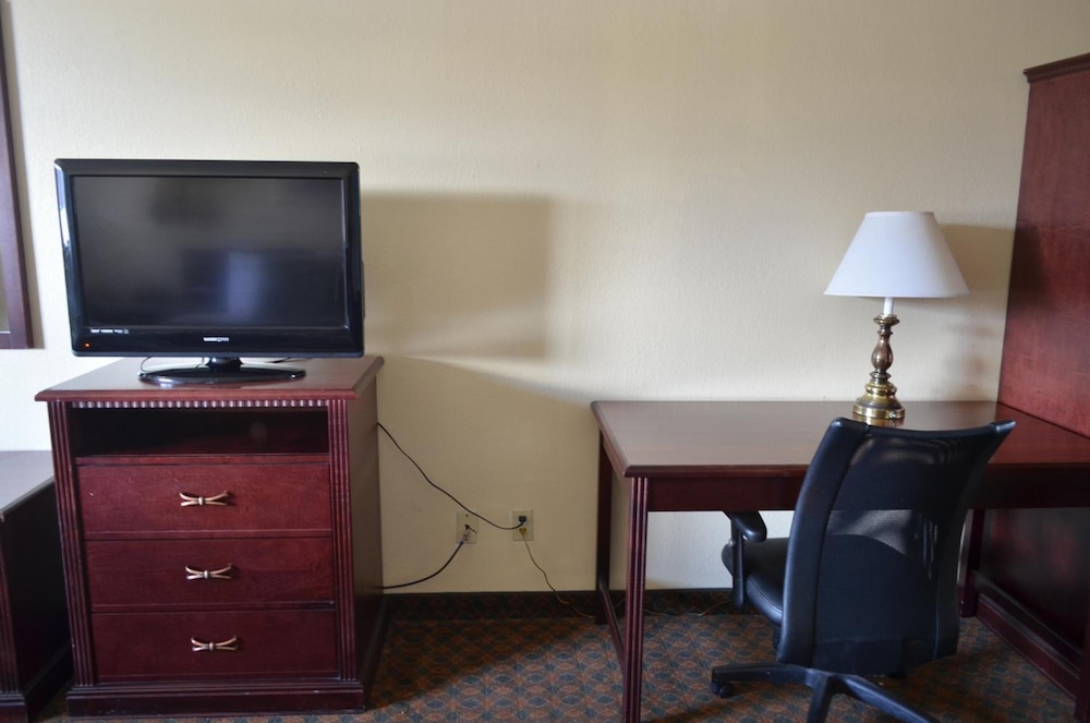National 9 Inn Wellington - photo 12