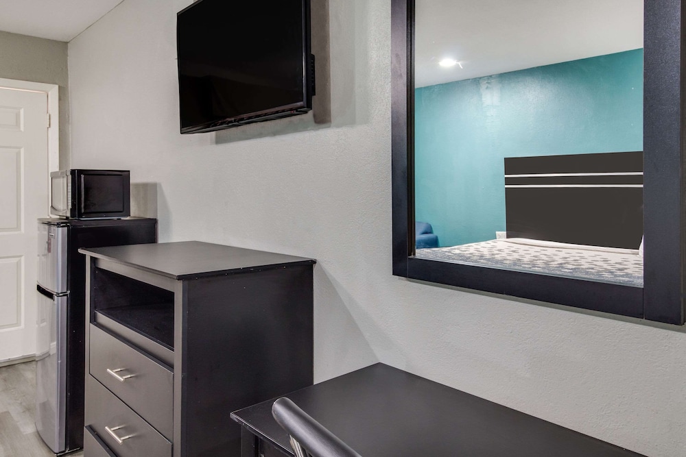 Prestige Inn - photo 6