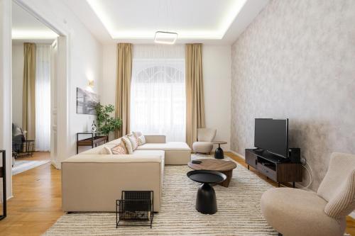 Crystal Cove 2 BDR Apartment — 4-Star Luxury Hotel in Budapest, Hungary