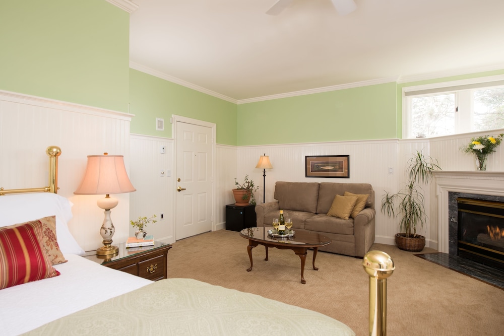 Swift House Inn - photo 81