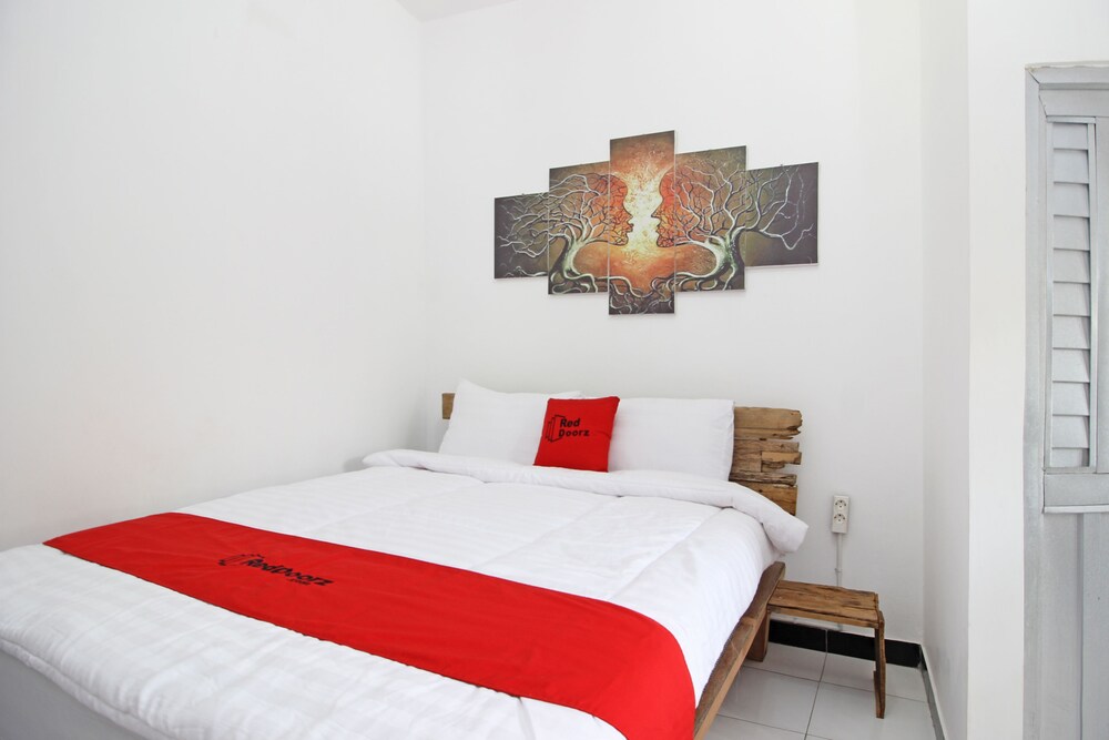 RedDoorz Syariah near Akmil Magelang in Mertoyudan, Indonesia