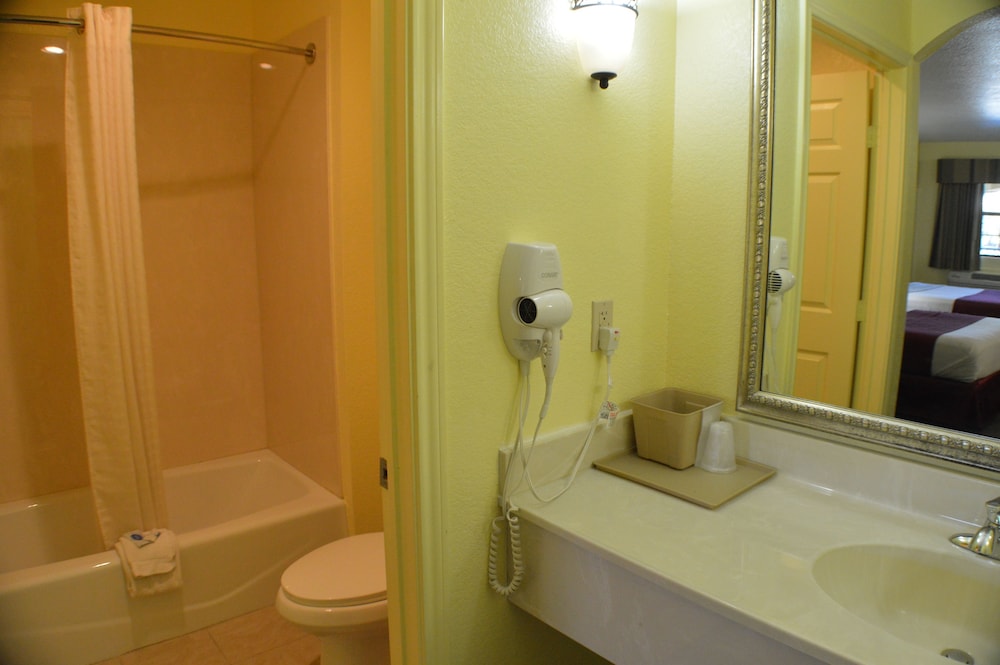 Scottish Inns Fort Worth - photo 20
