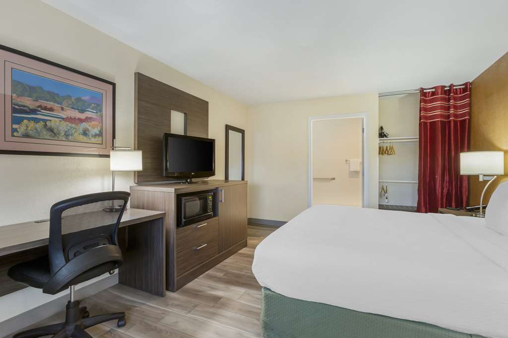 Best Western Superstition Springs Inn - photo 21