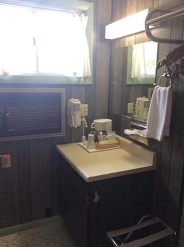 Seagate Motel - photo 10