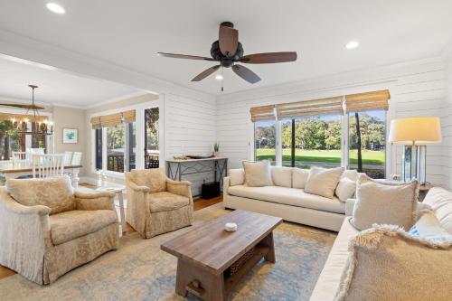 1309 Fairway Oaks Villa by Akers Ellis Rentals — 4-Star Luxury Hotel in Kiawah Island, United States