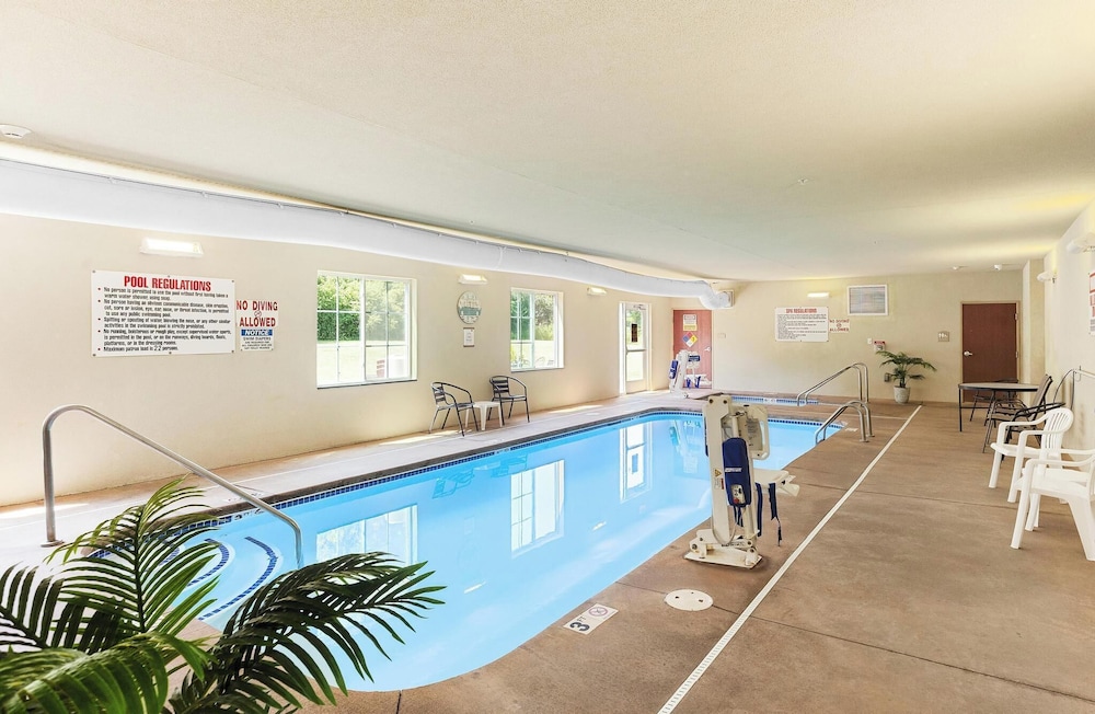Cobblestone Hotel & Suites Knoxville - photo 36