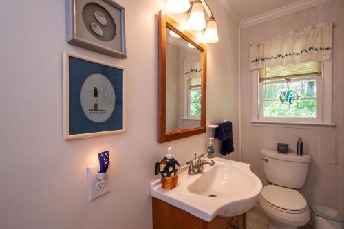 Beaching & Griping by Oak Island Accommodations - photo 29