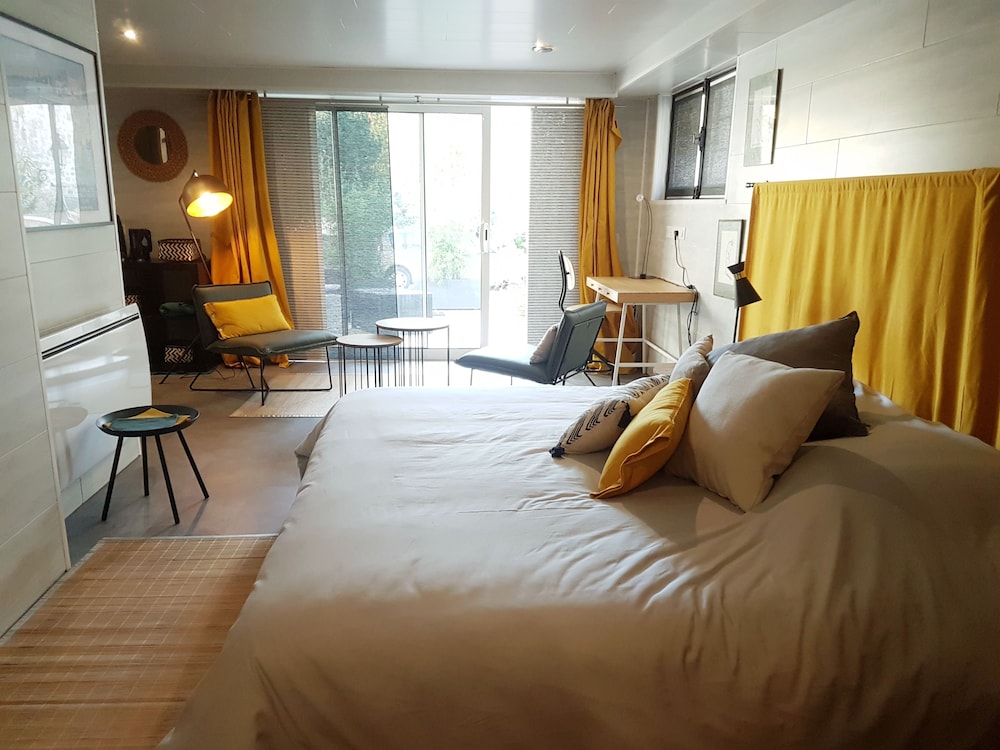 Ambition Zen Presles pet-friendly hotel Presles-En-Brie