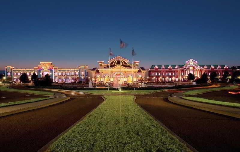 Harrah's Tunica — 4-Star Luxury Hotel in Tunica Resorts, United States