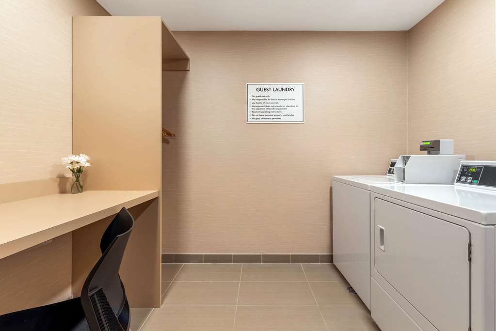 Comfort Inn & Suites Near Route 66 - photo 42