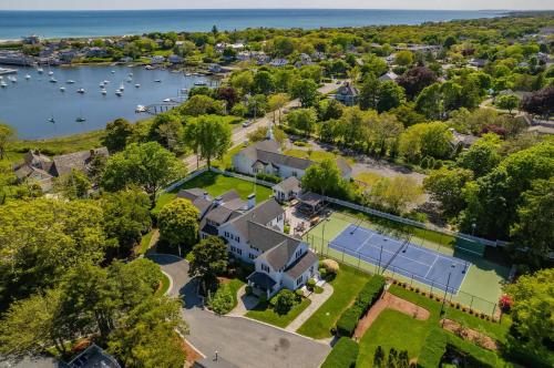 Estate with Private pool tennis court and playground in Harwich, United States